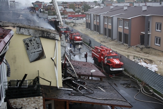 В Челябинске сгорело 16 квартир в таунхаусах 2