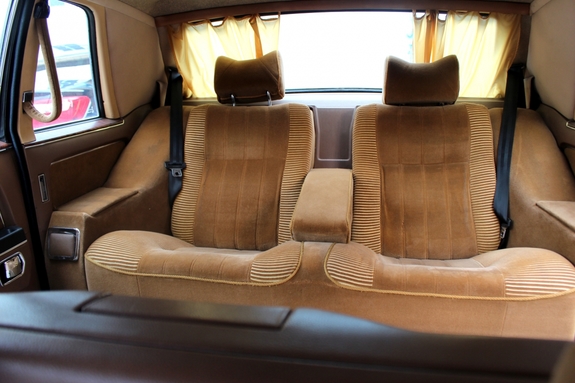 Челябинский бизнесмен купил уникальную «Чайку» ручной сборки 1984 года выпуска 1