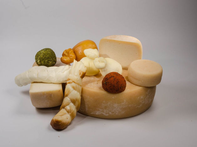Сырная корзинка из «Красного поля»: подарок с европейским вкусом 