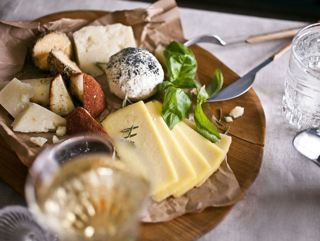 «Штолле» приглашает на гастрономический вечер с дегустацией редких ремесленных сыров