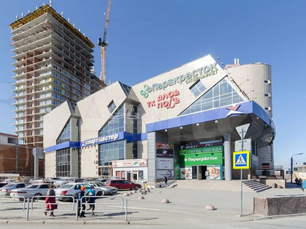 Часть торгового комплекса в центре Челябинска продают за 97 млн рублей