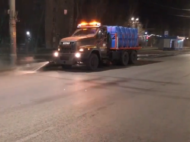 «Успеть до Первомая»: Котова поручила городским службам ускорить уборку улиц в Челябинске