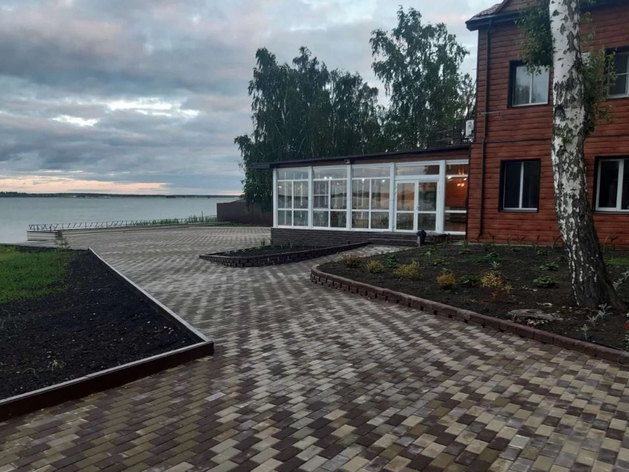 Базу отдыха на озере под Челябинском продают за 61 млн рублей