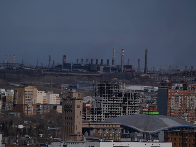 Заводам Челябинска приказали снизить выбросы из-за крупных пожаров в соседних областях