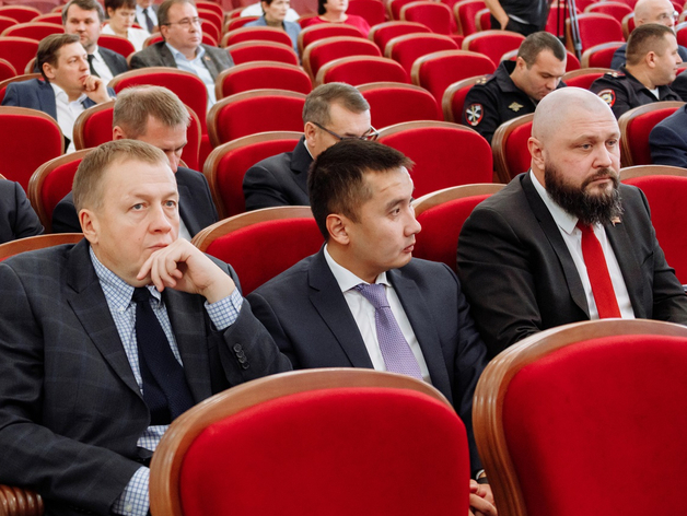 Депутатов Заксобрания Челябинской области предложили сделать невыездными
