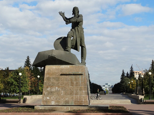 Памятник на челябинской Кировке отремонтируют за 12 млн рублей