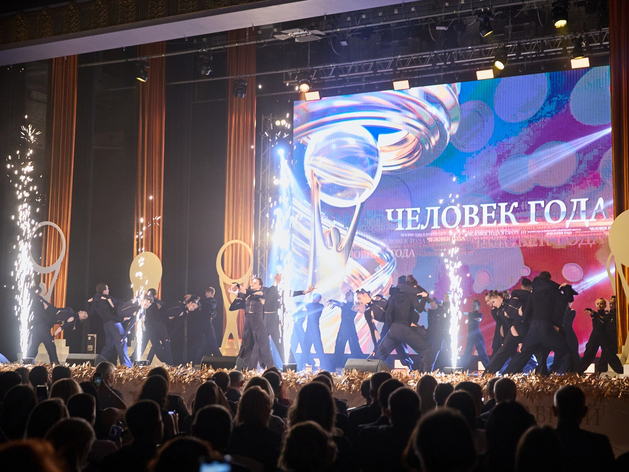 Шоколадный фонтан и розыгрыш подарков: тайны закулисья премии «Человек года» в Челябинске