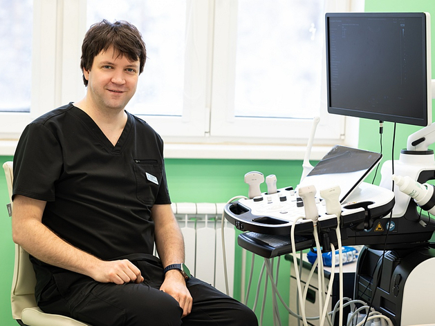 Сергей Кинзерский, директор клиники, к.м.н., доцент кафедры спортивной медицины и физической реабилитации УралГУФК, врач ультразвуковой диагностики