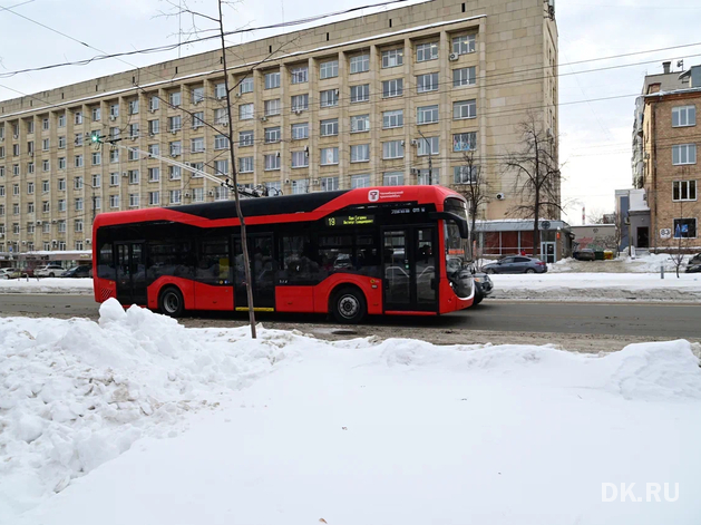 В Челябинске планируют запретить парковки на части городских дорог
