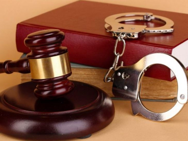 Совладельцу ЧЭМК запретили покидать страну