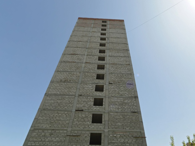 В Челябинске разрешили достроить заброшенную многоэтажку
