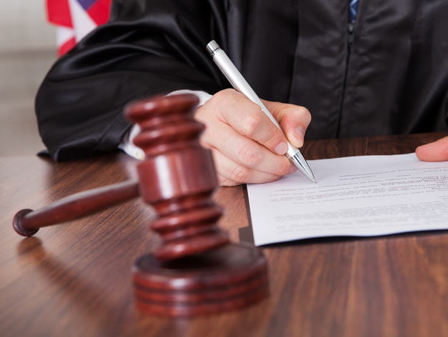 Администрация Челябинска проиграла суд ЧМК из-за пристроя к жилому дому 
