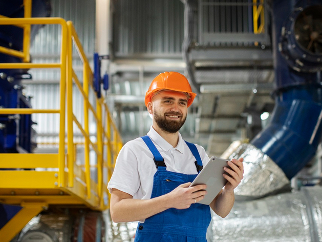Топ-5 направлений в сфере промышленности с самой высокой зарплатой в Челябинской области

