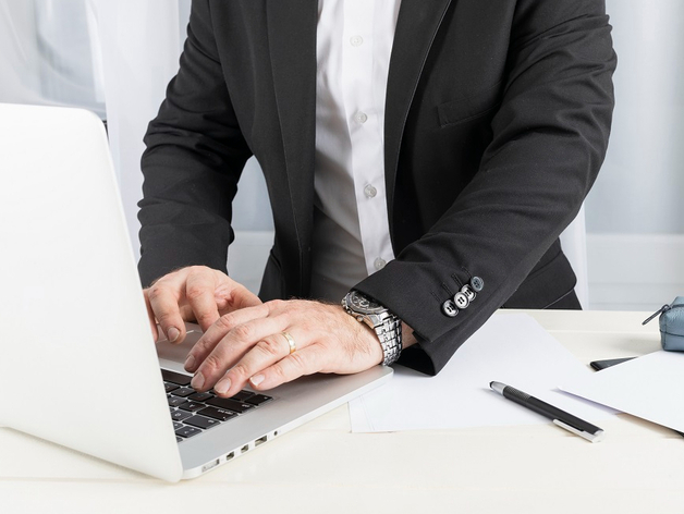 Топ-менеджера структуры Газпрома в Челябинской области заподозрили в крупной взятке