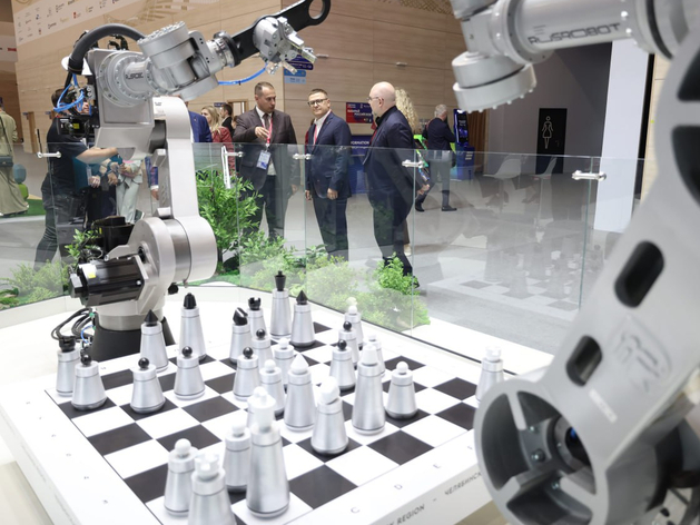 Промышленная мощь и роботы-шахматисты: чем удивила Челябинская область на ПМЭФ