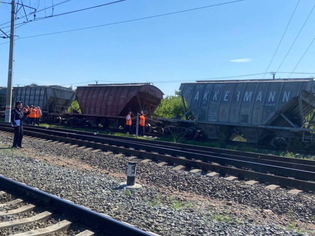 На железной дороге в Челябинске сошли вагоны: прокуратура начала проверку
