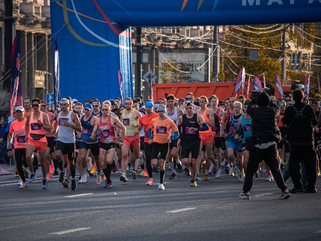 Челябинский марафон: 1 и 5 км — дистанции, которые может покорить каждый Челябинский марафон: 1 и 5 км — дистанции, которые может покорить каждый