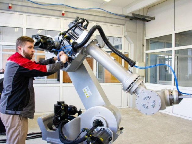 Ученые из Челябинска улучшили зрение и реакцию заводских роботов Ученые из Челябинска улучшили зрение и реакцию заводских роботов