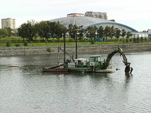 В Челябинске из реки Миасс вывезли рекордное количество ила