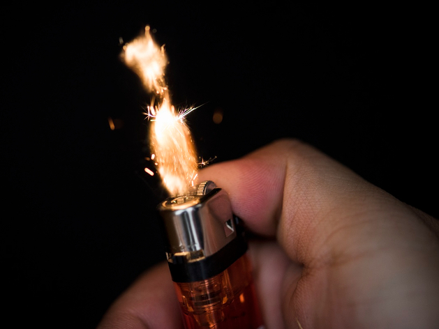 В Челябинске возбудили дело из-за копирования дизайна жидкости для розжига
В Челябинске возбудили дело из-за копирования дизайна жидкости для розжига