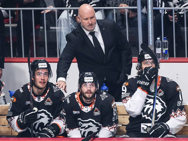 Челябинский ХК «Трактор» сообщил об отставке главного тренера Бенуа Гру
