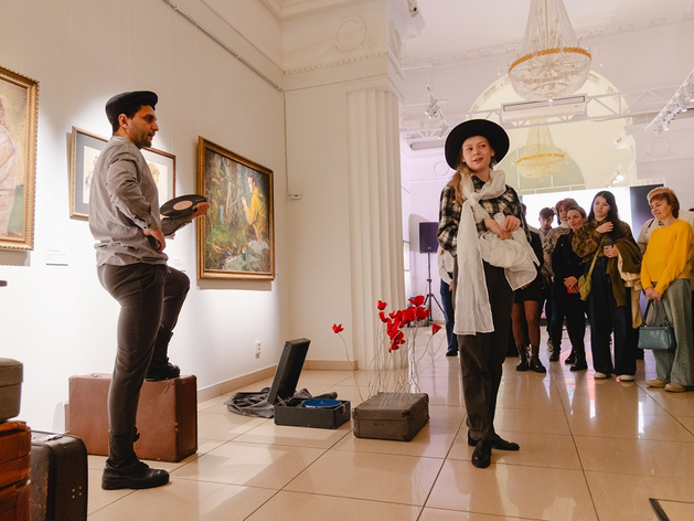 Куда сходить в Челябинске: выставки, вечеринка на горе и новый вертикальный сериал
