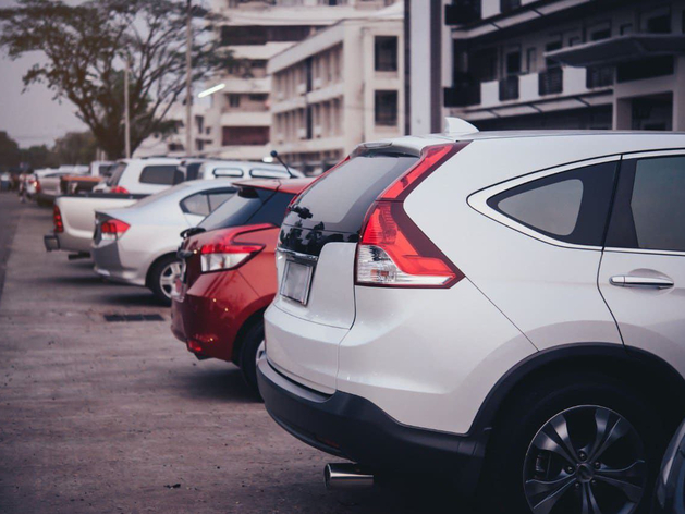 На платных парковках Челябинска появятся камеры, фиксирующие нарушения 24/7 