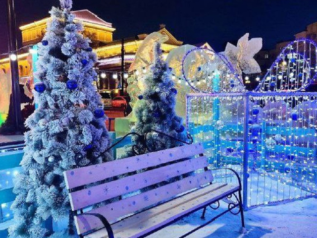 В Челябинске началось строительство зимнего городка 