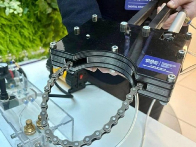 Челябинским производителям представили адаптивное устройство для перемещения изделий 
