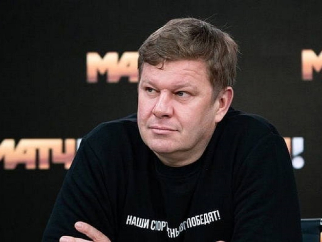 Губерниев рекомендовал челябинскому производителю доработать свитер с надписью СССР Губерниев рекомендовал челябинскому производителю доработать свитер с надписью СССР