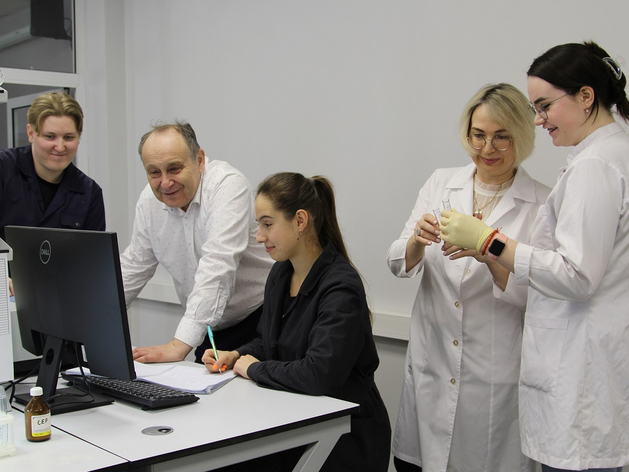 «Абрау-Дюрсо» и челябинские ученые разработали безалкогольный напиток на основе вина
«Абрау-Дюрсо» и челябинские ученые разработали безалкогольный напиток на основе вина